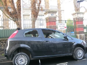 POUBELLE ET VOITURE 007