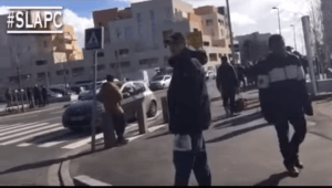 voiture_barrage_police_tir